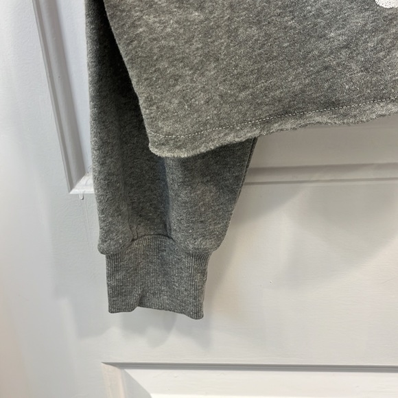 Women's SmileyWorld Love Above All Graphic Sweatshirt Gray L Smiley Company NWT - Picture 12 of 13